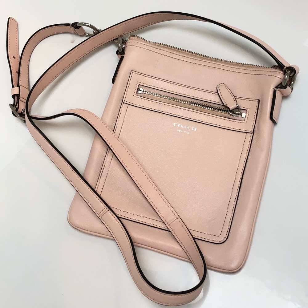 👜Pink Coach Crossbody💕